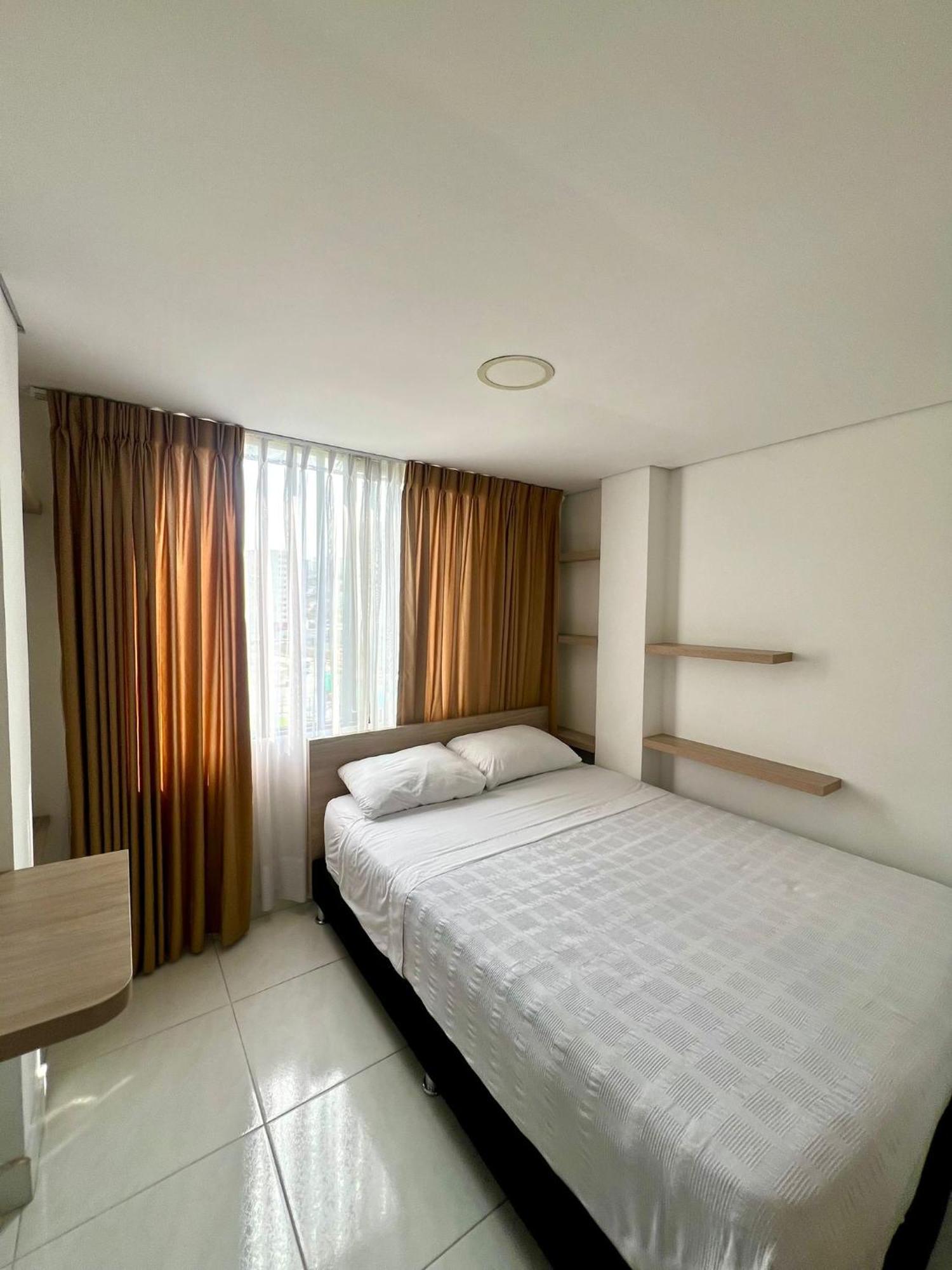 Hotel Adel 马尼萨莱斯 外观 照片